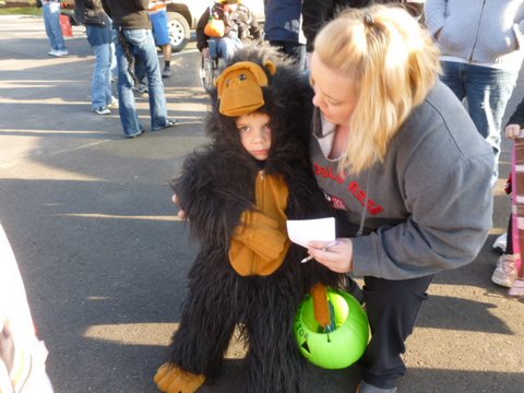 Mary Ann Tindell - adult amateur PNA Trunk-or-Treat 2012 Gorilla